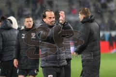 2.BL; FC Ingolstadt 04 - Erzgebirge Aue; nach dem Spiel Sieg Jubel Freude Spieler bedanken sich bei den Fans Cheftrainer Rüdiger Rehm (FCI)