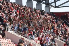 2.BL; FC Ingolstadt 04 - SV Sandhausen; Pandemie, Fans wieder im Stadion Beifall Klatschen