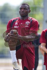 3. Liga; FC Ingolstadt 04 - Trainingsauftakt nach Sommerpause; Neuzugang Obed Ugondu (17, FCI)