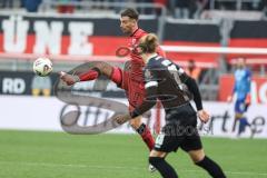 3. Liga; FC Ingolstadt 04 - Rot-Weiss Essen; Max Besuschkow (17, FCI) Moustier Tom (28 RWE)