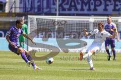 Relegation 2 - VfL Osnabrück - FC Ingolstadt 04 - Marc Stendera (10, FCI) Amenyido Etienne (14 VfL)