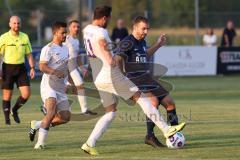 Kreisklasse - Saison 2023/2024 -TSV Etting - MTV Ingolstadt - Erick Pereira De Aroujo weiss links MTV Ing - Ralf Rachl weiss #2 MTV Ing - Marco Witasek #10 blau Etting - Foto: Meyer Jürgen