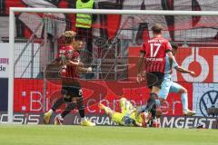 3.Liga - Saison 2022/2023 - FC Ingolstadt 04 -  SV Wehen Wiesbaden - Torwart Marius Funk (Nr.1 - FCI) mit Unsicherheiten - - Calvin Brackelmann (Nr.17 - FCI) - Foto: Meyer Jürgen