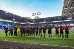 3. Liga; MSV Duisburg - FC Ingolstadt 04; Sieg Jubel Freude Fan Fankurve Banner Fahnen Spruchband Spieler bedanken sich bei den Fans Tanz