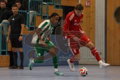 Lotto Bayern Hallencup - Saison 2024/25 - Türkisch SV Ingolstadt - SV Manching - Finale - Romeo Öxler grün Manching - Aurel Kuqanaj rot Türkisch - Foto: Meyer Jürgen