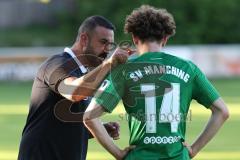 Totopokal- Saison 2023/2024 - SV Manching  - VFB Eichstätt - Cheftrainer Serkan Demir (SV Manching) - Selim Akdeniz (Nr.14 - SV Manching) - Foto: Meyer Jürgen