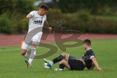 Bezirksliga - Saison 2025/26- TSV Gaimersheim - TSV Rohrbach - Nico von Swiontek Brzezinski (Nr.17 - TSV Gaimersheim) - Niklas Schabenberger schwarz Rohrbach - Foto: Meyer Jürgen