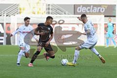 3. Liga; SC Verl - FC Ingolstadt 04; Zweikampf Kampf um den Ball Marcel Costly (22, FCI) Wolfram Maximilian (7 Verl)