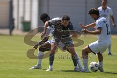 Bayernliga Nord - Saison 2025/26 - FC Ingolstadt 04 II - SV Weiden - Iwinosa Uhuns (Nr.4 - FC Ingolstadt II) - Zeitler Moritz grau Weiden - Can Paylan (Nr.13 - FC Ingolstadt II) - Foto: Meyer Jürgen