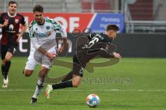 2.BL; FC Ingolstadt 04 - Hannover 96; Zweikampf Kampf um den Ball Jan Hendrik Marx (26, FCI) Hendrik Weydandt (9 Han) Nils Roeseler (13, FCI)