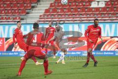 3. Liga - FSV Zwickau - FC Ingolstadt 04 - Schuß auf das Tor, Marc Stendera (10, FCI) Nkansah Steffen (25 Zwickau) Strietzel Bastian (3 Zwickau) Wolfram Maximilian (18 Zwickau)