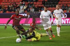 3. Liga; FC Ingolstadt 04 - FSV Zwickau; Torchance, Moussa Doumbouya (27, FCI) kommt zu spät, Torwart Engelhardt Marcel (25 FSV) hält sicher Ziegele Robin (4 FSV) Butzen Nils (16 FSV)