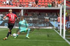 3.Liga - Saison 2022/2023 - FC Ingolstadt 04 -  1. FC Saarbrücken - Kristensen Tobias Bech (Nr.11 FCI) mit einer vergebenen Torchance - - Torwart Daniel Batz (Nr.1 - 1. FC Saarbrücken) - Foto: Meyer Jürgen