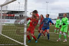 2. Frauen-Bundesliga - Saison 2021/2022 - FC Ingolstadt 04 - VFL Wolfsburg II - Der 1:0 Führungstreffer durch Fritz Anna-Lena (#19 FCI) - Wagner Melanie Torwart Wolfsburg - jubel - Maier Ramona (#18 FCI) - Foto: Meyer Jürgen