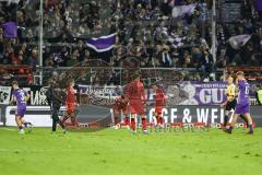 3. Liga; VfL Osnabrück - FC Ingolstadt 04; Spiel ist aus, Niederlage, hängende Köpfe 0:1 Ognjen Drakulic (30, FCI) Max Plath (14 FCI) Max Besuschkow (17, FCI) Jonas Scholz (15, FCI) Jacobsen Bjarke (15 VFL)