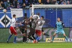 2.BL; Hamburger SV - FC Ingolstadt 04; Zweikampf Kampf um den Ball bei Torwart Fabijan Buntic (24, FCI) Schonlau Sebastian (4 HSV) Michael Heinloth (17, FCI) Heyer Moritz (3 HSV) Glatzel Robert (9 HSV) Thomas Keller (27, FCI)