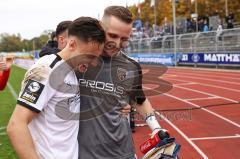 3. Liga; VfB Oldenburg - FC Ingolstadt 04; Spieler bedanken sich bei den Fans, Dominik Franke (3 FCI) Torwart Marius Funk (1, FCI)