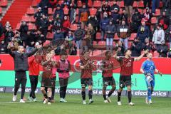 3. Liga; FC Ingolstadt 04 - SG Dynamo Dresden; Sieg Jubel Freude Spieler bedanken sich bei den Fans Torwart Marius Funk (1, FCI) Lukas Fröde (34, FCI) Bryang Kayo (48, FCI) Simon Lorenz (32, FCI) Deniz Zeitler (38, FCI) #Torwart Markus Ponath (40, FCI) Mo