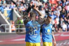 2.BL; FC Ingolstadt 04 - FC Schalke 04; Patrick Schmidt (32, FCI) bedankt sich