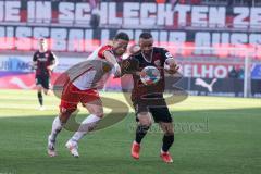 2.BL; FC Ingolstadt 04 - SSV Jahn Regensburg; Fatih Kaya (9, FCI) Jan Elvedi (33 SSV) Zweikampf Kampf um den Ball