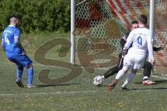 Kreisliga - NK Croatia Grossmehring - DJK Ingolstadt - Patrick Palfy weiss DJK Ing  mit einer Torchance - Mladen Marincic Torwart Croatia - Ante Petric blau Croatia - Foto: Jürgen Meyer