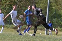 Kreisliga - NK Croatia Grossmehring - DJK Ingolstadt - Valentin Eichlinger weiss DJK Ing - Mladen Marincic Torwart Croatia - Foto: Jürgen Meyer