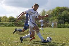 Kreisliga - NK Croatia Grossmehring - DJK Ingolstadt - Fabian Kuppe weiss DJK Ing - Hrvoje Merkas blau Croatia - Foto: Jürgen Meyer