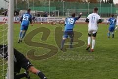 Kreisliga 1 - DJK Ingolstadt - TSV Ober/Unterhaunstadt - Dogan Tiryaki blau Ober/Unterhaunstadt trifft per Freistoß zum 0:1 Führungstreffer - jubel - Daniel Schachtner blau Ober/Unterhaunstadt - Marcel Zach weiss DJK Ingolstadt - Dominik Obeth blau Ober/U