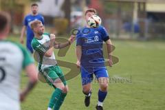 Kreisklasse - Saison 2024/25- TSV Großmehring - FC Geisenfeld - Benedigt Neubauer blau Großmehring - Markus Renoth grün Geisenfeld - Foto: Meyer Jürgen