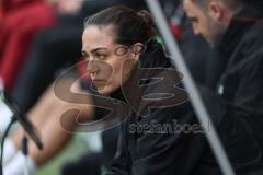 3. Liga; FC Ingolstadt 04 - Alemannia Aachen; Cheftrainerin Sabrina Wittmann (FCI) Trainerbank