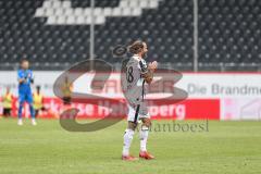 3. Liga; SV Sandhausen - FC Ingolstadt 04; vor dem Spiel Diekmeier Dennis (18 SVS) wird verabschiedet, Karriere Ende, geht vom Platz