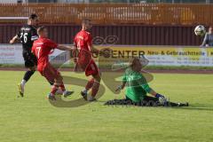 Kreispokal - Saison 2025/26- SV Eitensheim- TSV Gaimersheim  - Mathias Ernst rot Eitensheim - Domenic Raimann schwarz Gaimersheim - Florian Trini rot #4 Eitensheim - Lukas Strasser Torwart Eitensheim - Foto: Meyer Jürgen