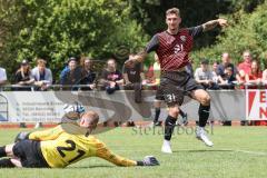 Testspiel; 3. Liga; TSV Berching - FC Ingolstadt 04; Julian Kügel (31, FCI) scheitert am Torwart