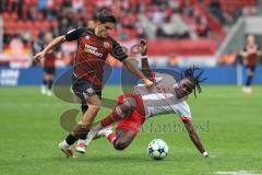 3. Liga; FC Ingolstadt 04 - Rot-Weiss Essen; Zweikampf Kampf um den Ball Emre Gül (5, FCI) Bouebari Franci (19 RWE)