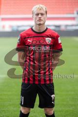 3. Liga; FC Ingolstadt 04 - Nachshooting, Mannschaftsfoto, Einzelportraits, Tobias Bech (11, FCI)