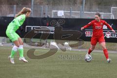 2. Frauen-Bundesliga - Saison 2021/2022 - FC Ingolstadt 04 - VFL Wolfsburg II - Galvez Estrada (#2 FCI) - Flach Paula grün Wolfsburg - Foto: Meyer Jürgen