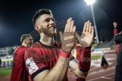 3. Liga; SSV Ulm - FC Ingolstadt 04; Spiel ist aus, Sieg 1:3 Spieler bedanken sich bei den Fans Linus Rosenlöcher (19, FCI)