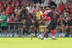 3. Liga - Saison 2025/26 - Energie Cottbus - FC Ingolstadt 04  - Linus Rosenlöcher (Nr.19 - FC Ingolstadt 04) - Justin Butler (Nr.31 - FC Energie Cottbus) - Foto: Meyer Jürgen