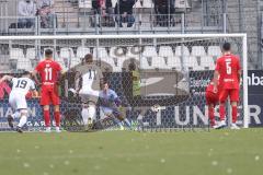 3. Liga; Rot-Weiss Essen - FC Ingolstadt 04; Elfmeter Tor Jubel Treffer 1:0 Arslan Ahmet (6 RWE) Torwart Boevink Pelle (26 FCI)