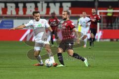 3. Liga; FC Ingolstadt 04 - Hallescher FC; Zweikampf Kampf um den Ball Hug Nico (22 Halle) David Kopacz (29, FCI)