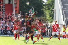 3. Liga - Saison 2025/26 - Energie Cottbus - FC Ingolstadt 04  - Simon Lorenz (Nr.32 - FC Ingolstadt 04) - Torwart Alexander Sebald (Nr.1 - FC Energie Cottbus) - Foto: Meyer Jürgen
