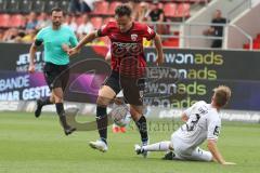 3. Fußball-Liga - Saison 2022/2023 - FC Ingolstadt 04 - SpVgg Bayreuth - Dominik Franke (Nr.3 - FCI) - Dennis Lippert (Nr.3 - SpVgg Bayreuth) - Foto: Meyer Jürgen