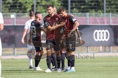 3. Liga; Testspiel; FC Ingolstadt 04 - FC Heidenheim; nach dem Spiel 1:1, Freude bei FCI, Lukas Fröde (34, FCI) Arian Llugiqi (25, FCI) Felix Keidel (43, FCI)