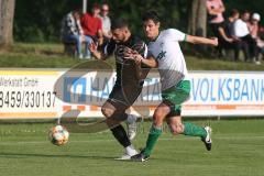 Kreisliga - SV Manching II — FC Fatih Spor Ingolstadt -  Ramazan Kurnaz schwarz Fatih Ingolstadt - Josef Huber weiss Manching - Foto: Jürgen Meyer