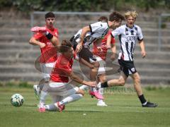 *Bayernliga Nord - Saison 2026/27 - FC Ingolstadt 04 II - FSV Stadeln - Justin Nottrodt (Nr.7 - FCI II) - Luca Pulkrabek rot Stadeln - Foto: Meyer Jürgen