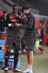 3. Liga - Saison 2026/27 - FC Ingolstadt 04 - TSG Hoffenheim II - Joseph Ganda (Nr.16 - FCI) wird eingewechselt  - Co-Trainer Fabian Reichler (FCI) - Foto: Meyer Jürgen