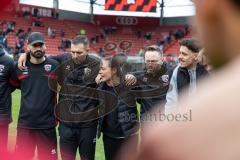 3. Liga; FC Ingolstadt 04 - SV Waldhof Mannheim; Spiel ist aus, Sieg Jubel Freude Besprechung Cheftrainerin Sabrina Wittmann (FCI) in der Mitte Kreis