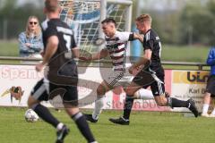 Kreisliga - Saison 2025/26- SV Karlskron - SV Kasing - Patrick Rzepka weiss Kasing - Daniel Reitberger schwarz Karlskron   - Foto: Meyer Jürgen