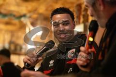 3. Liga; FC Ingolstadt 04 - Fantreffen im Sport-Treff Senners Alm, volles Haus; Interview Stadionsprecher Italo Mele mit Neuzugang nach Winterpause Emilio Kehrer (44, FCI)