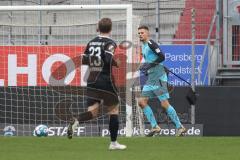2.BL; FC Ingolstadt 04 - Hannover 96; Torwart Fabijan Buntic (24, FCI) Denis Linsmayer (23, FCI)